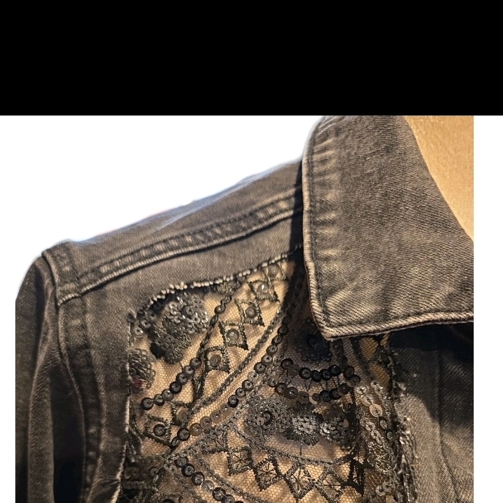 236. Women's Brown Patterned Jean Jacket - Picture 4 of 10